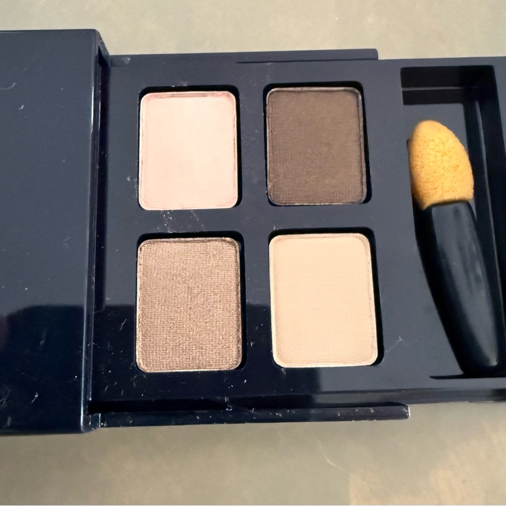 Estee Lauder Signature Eyeshadow🌸